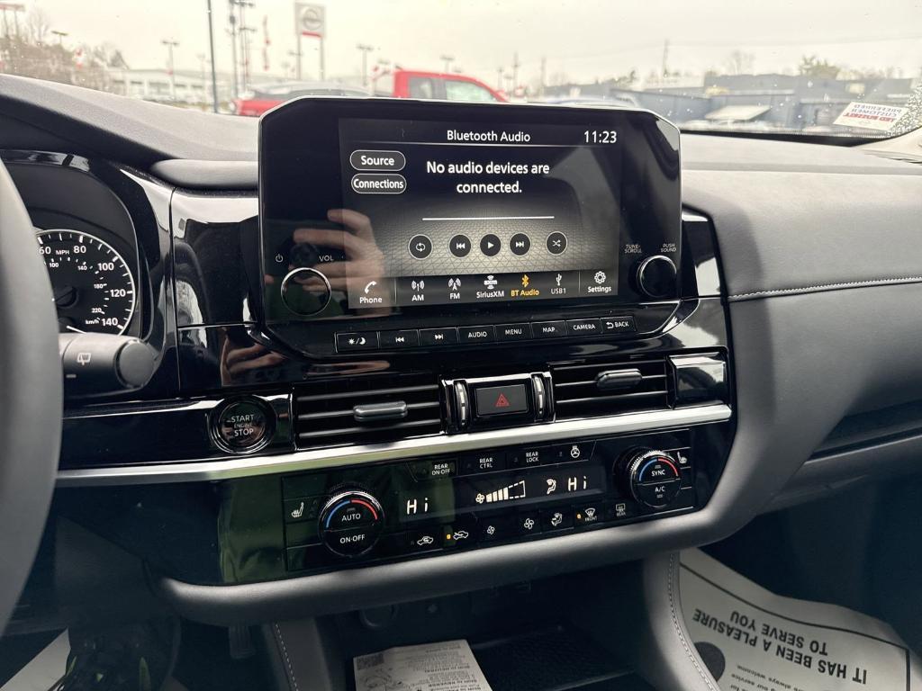 new 2025 Nissan Pathfinder car, priced at $45,433