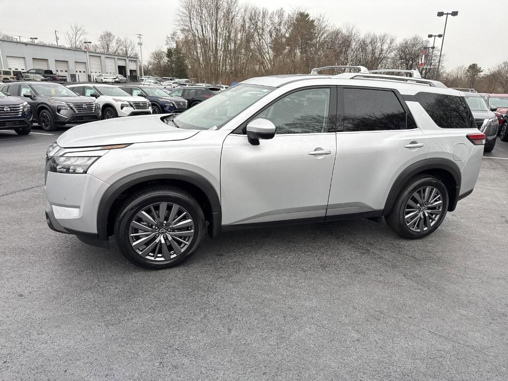 new 2025 Nissan Pathfinder car, priced at $45,433