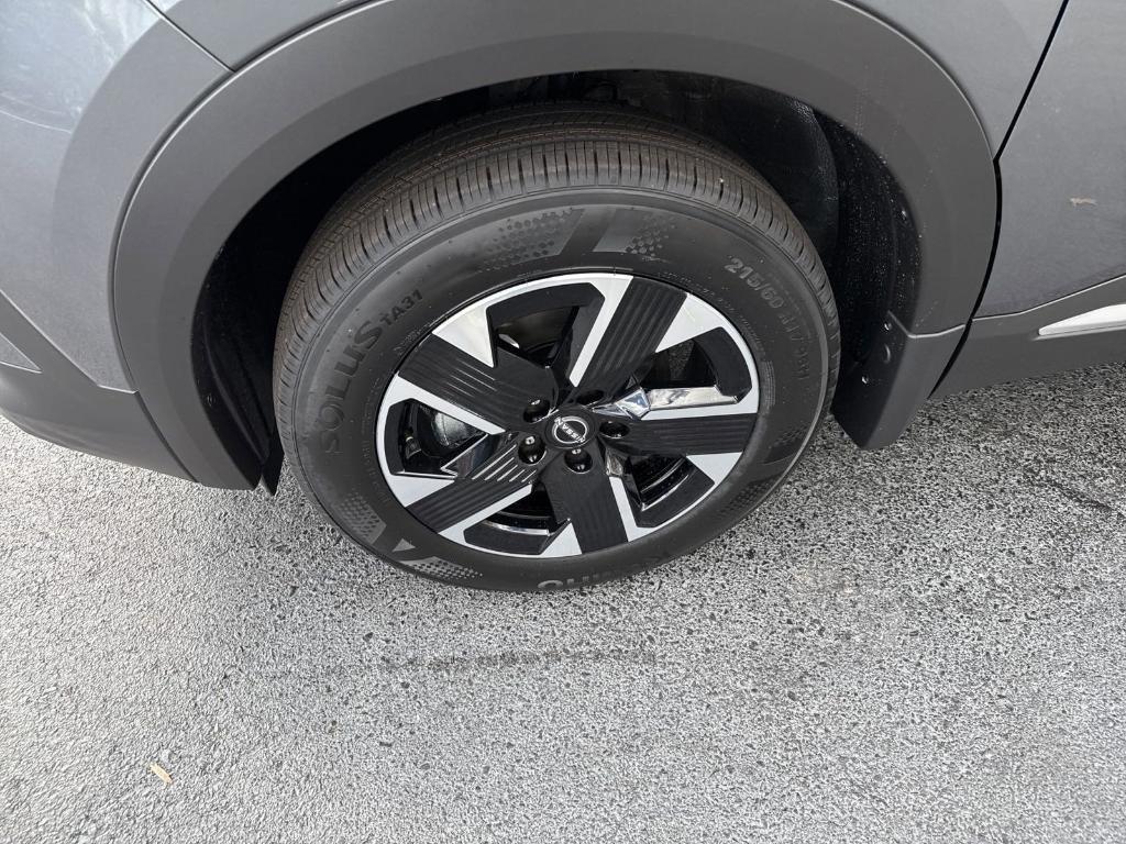 new 2025 Nissan Kicks car, priced at $25,421