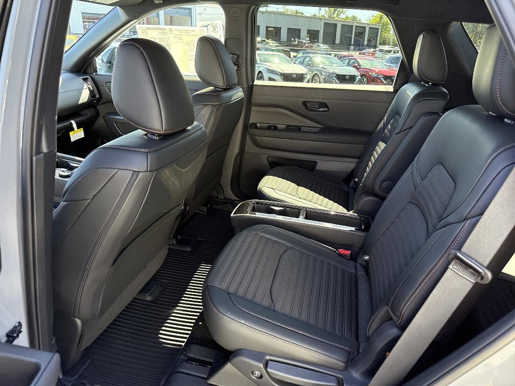 new 2025 Nissan Pathfinder car, priced at $38,249