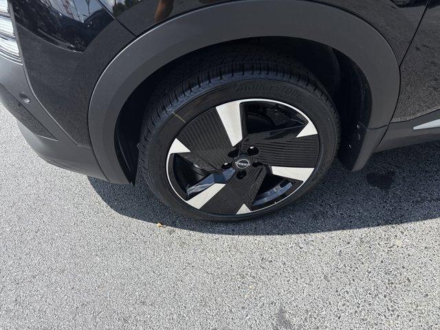 new 2025 Nissan Kicks car, priced at $27,302