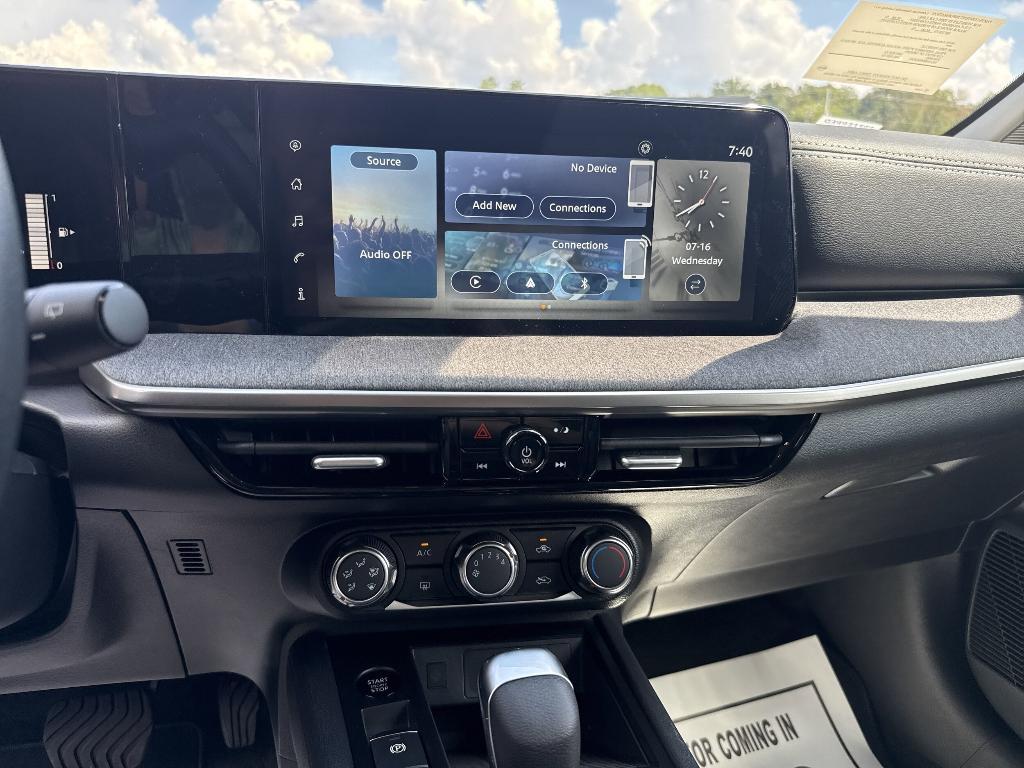 new 2025 Nissan Kicks car, priced at $24,758
