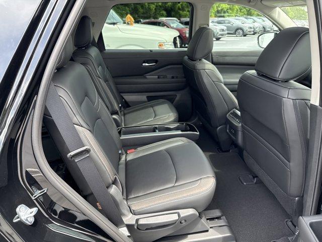 new 2025 Nissan Pathfinder car, priced at $45,887