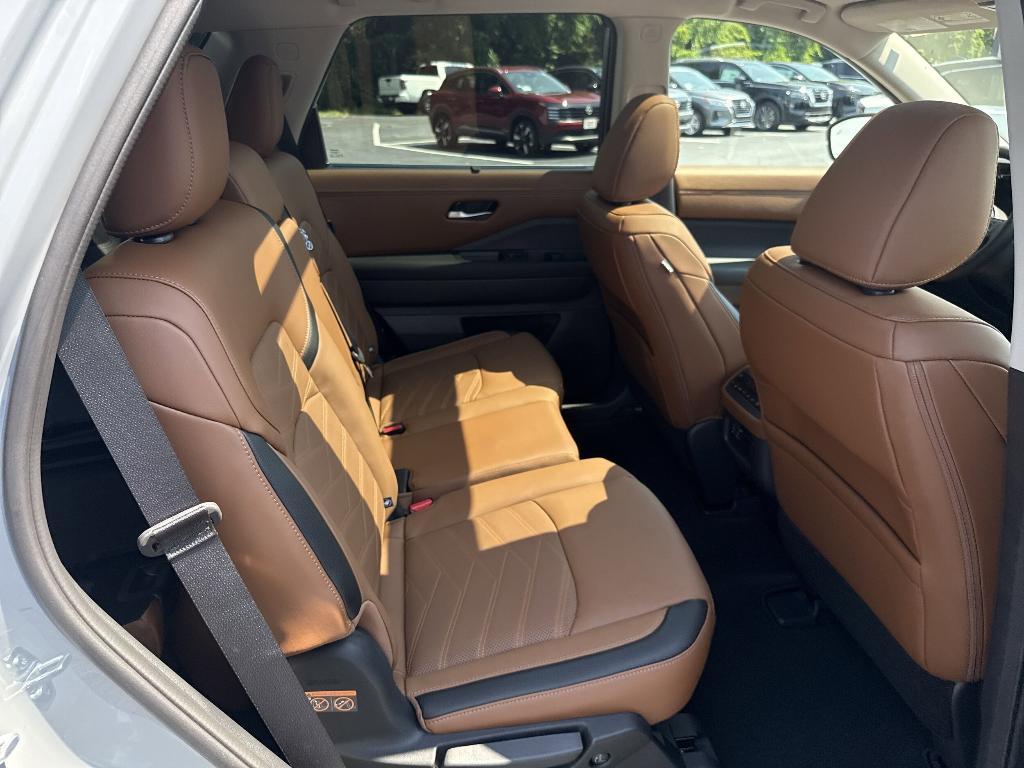 new 2025 Nissan Pathfinder car, priced at $50,302