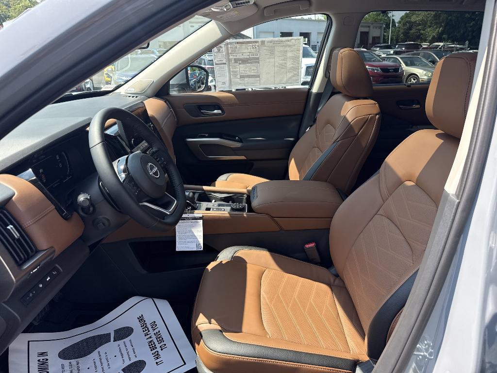 new 2025 Nissan Pathfinder car, priced at $50,302