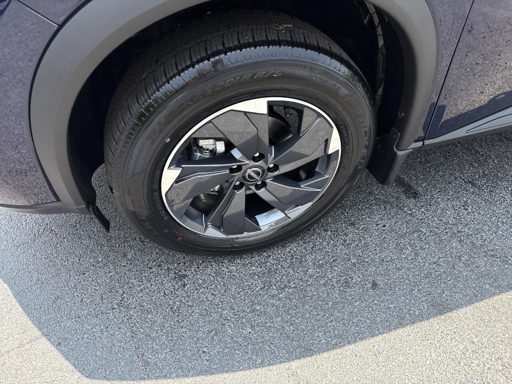 new 2025 Nissan Rogue car, priced at $32,024