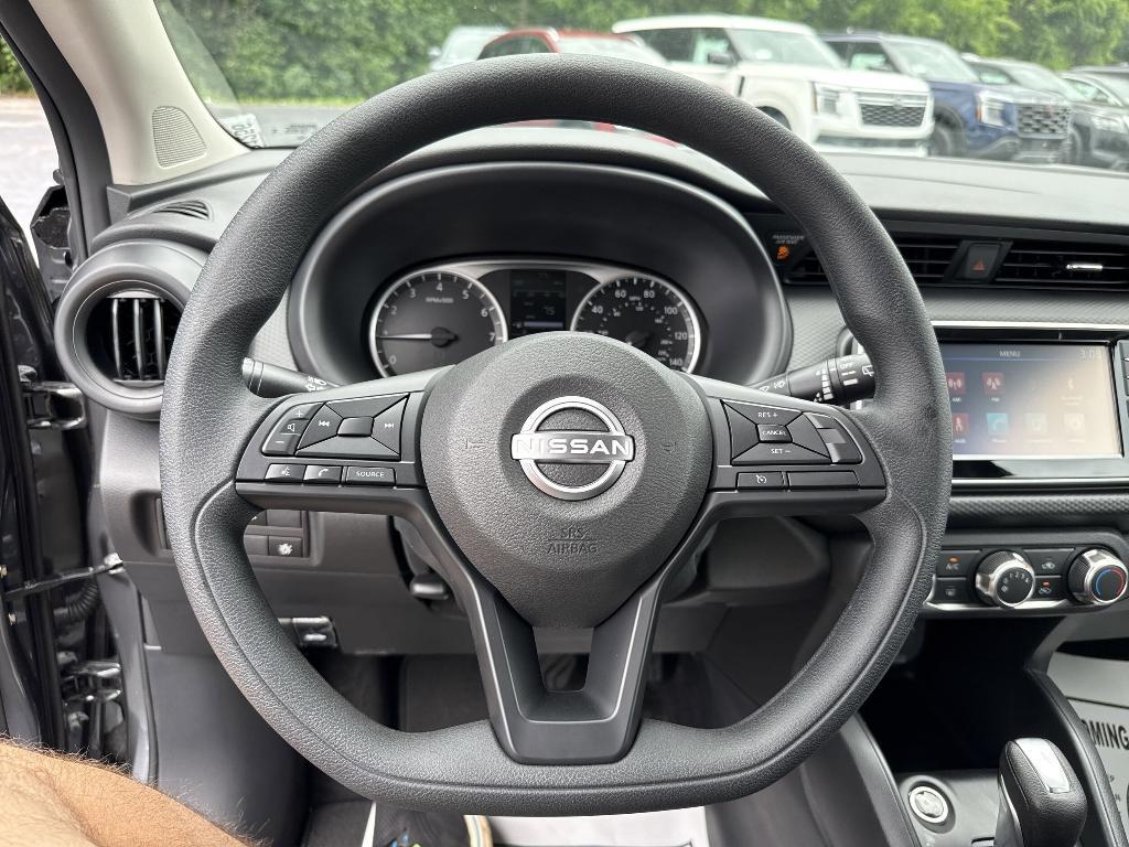 new 2025 Nissan Kicks Play car, priced at $22,348