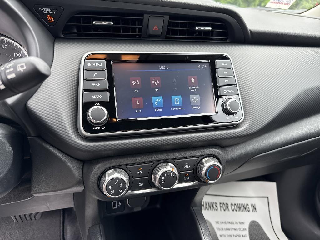 new 2025 Nissan Kicks Play car, priced at $22,348