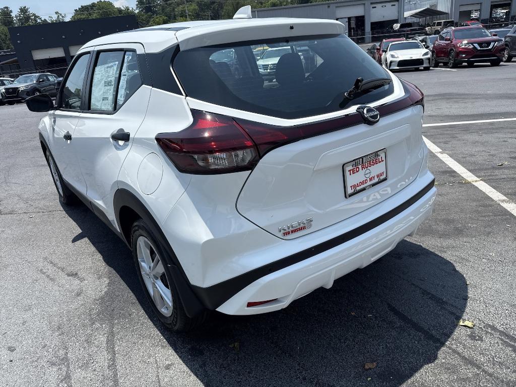 new 2025 Nissan Kicks Play car, priced at $22,935