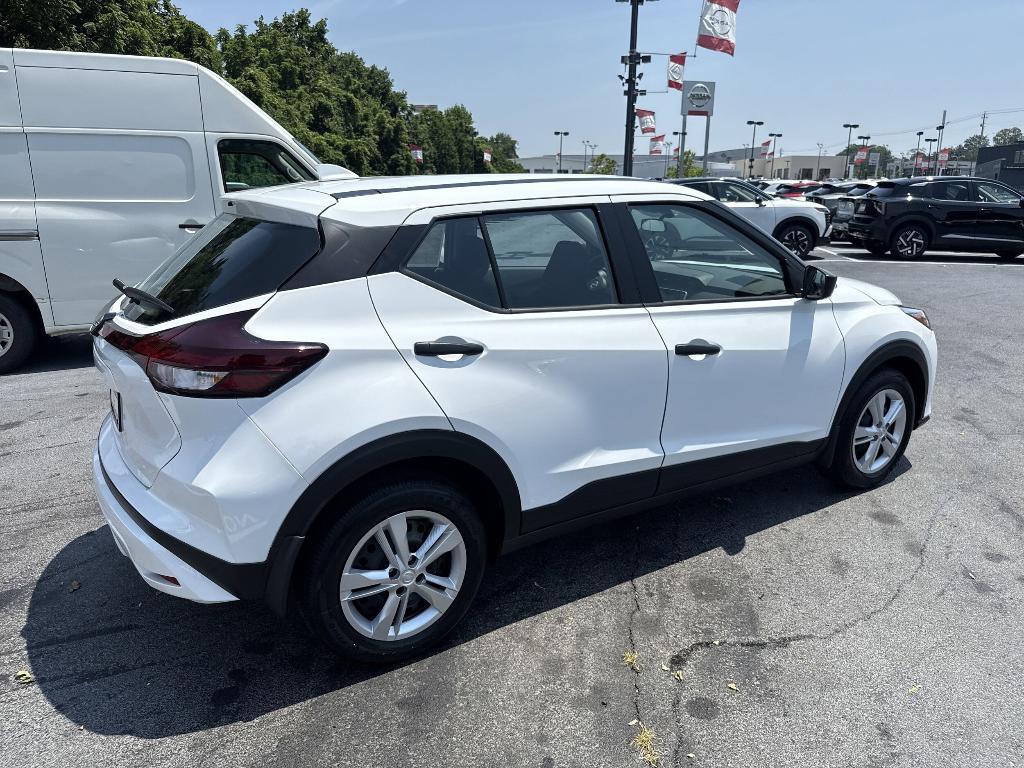 new 2025 Nissan Kicks Play car, priced at $22,935