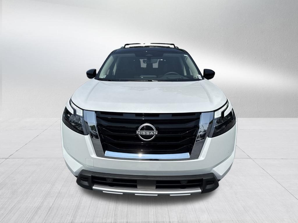 new 2025 Nissan Pathfinder car, priced at $51,053