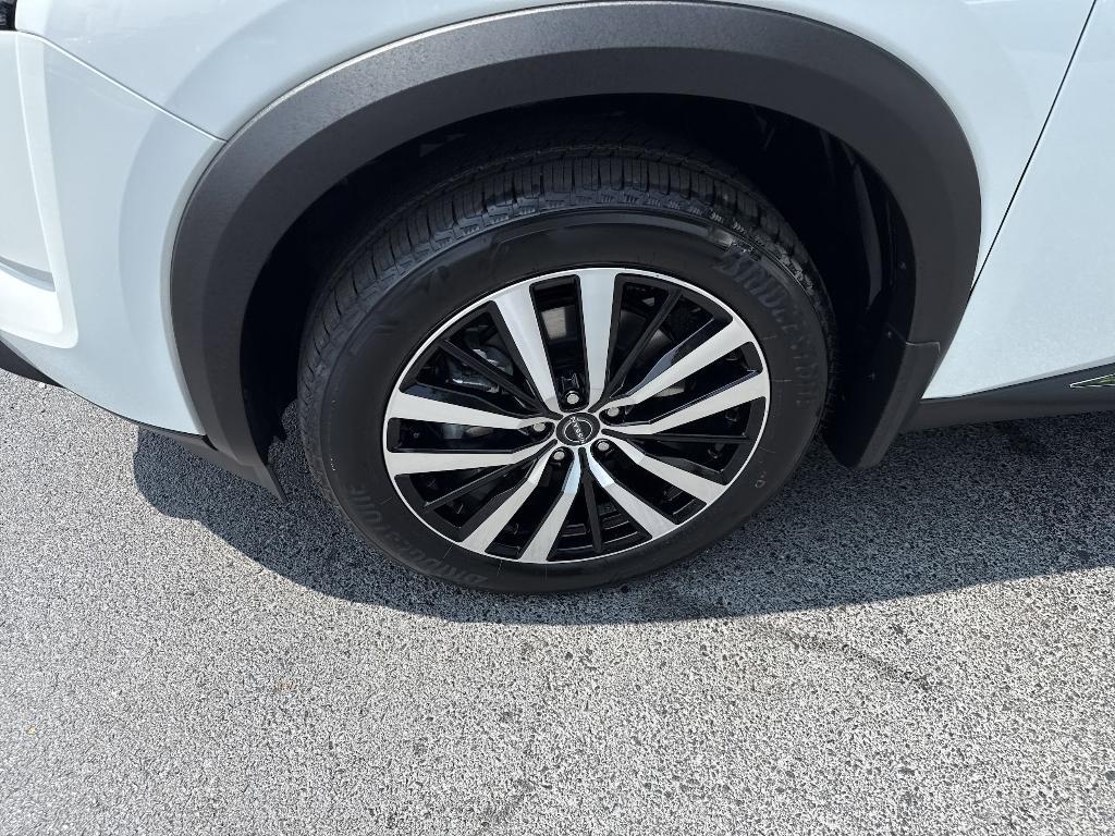 new 2025 Nissan Pathfinder car, priced at $51,053