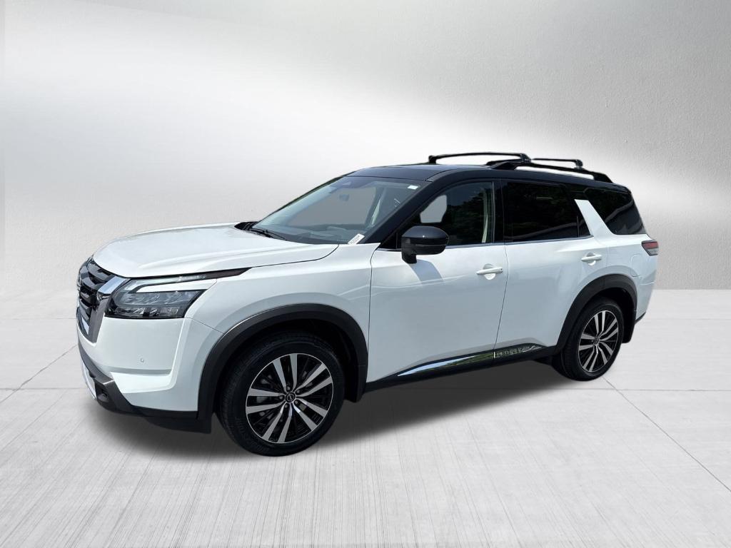 new 2025 Nissan Pathfinder car, priced at $51,053