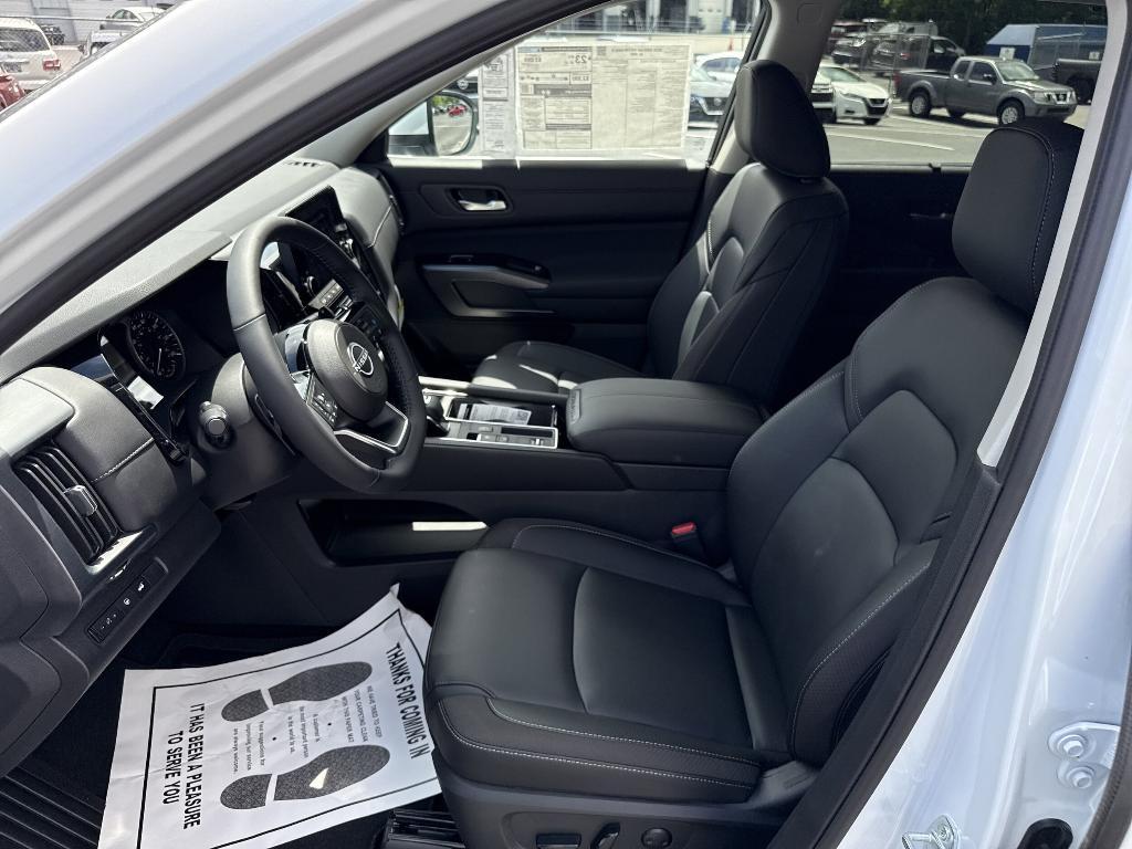 new 2025 Nissan Pathfinder car, priced at $42,449