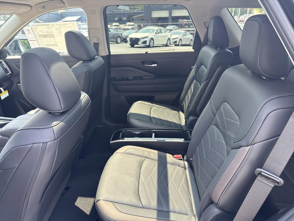 new 2025 Nissan Pathfinder car, priced at $50,168