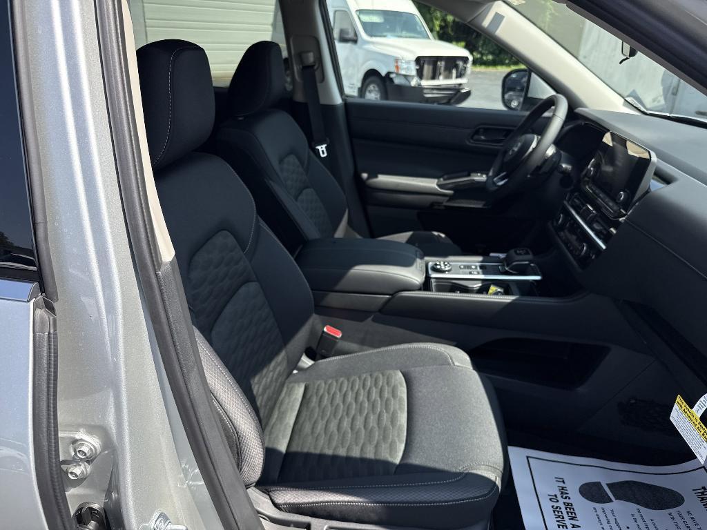 new 2025 Nissan Pathfinder car, priced at $41,185
