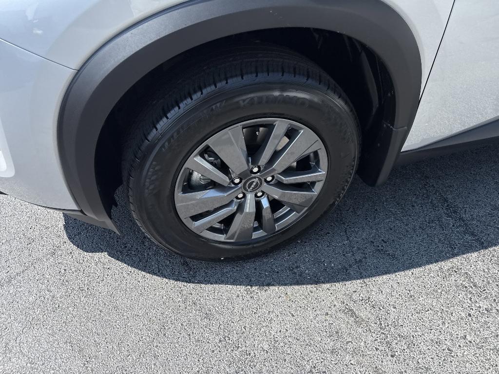 new 2025 Nissan Pathfinder car, priced at $41,185