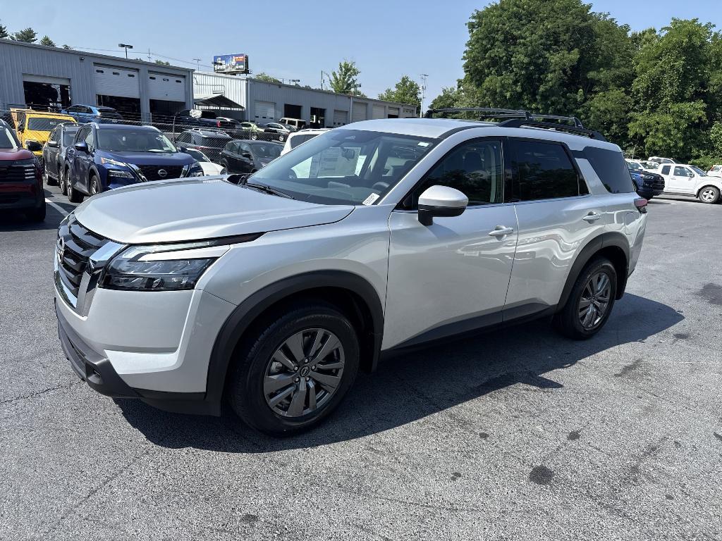 new 2025 Nissan Pathfinder car, priced at $41,185