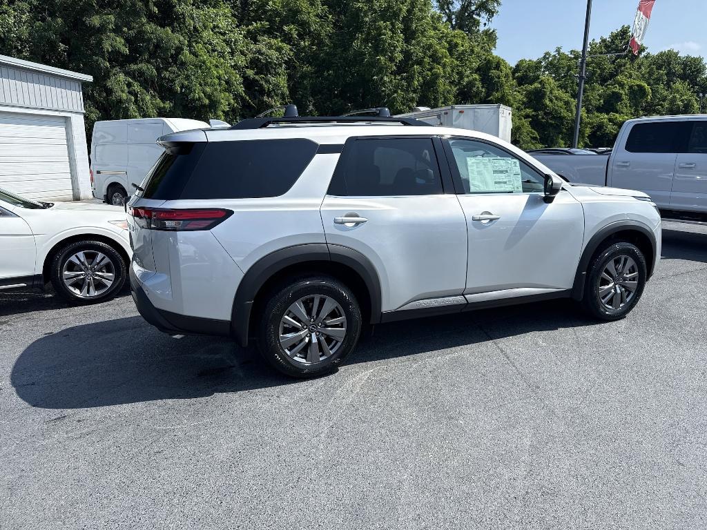 new 2025 Nissan Pathfinder car, priced at $41,185