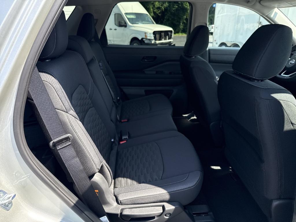 new 2025 Nissan Pathfinder car, priced at $41,185