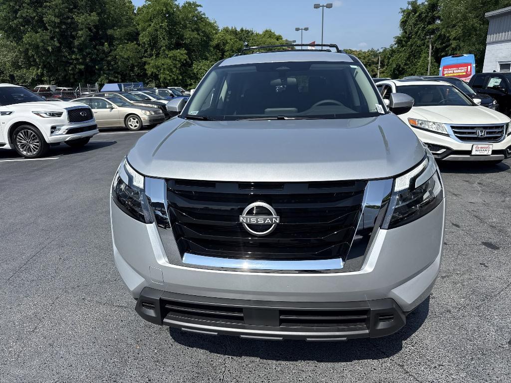 new 2025 Nissan Pathfinder car, priced at $41,185