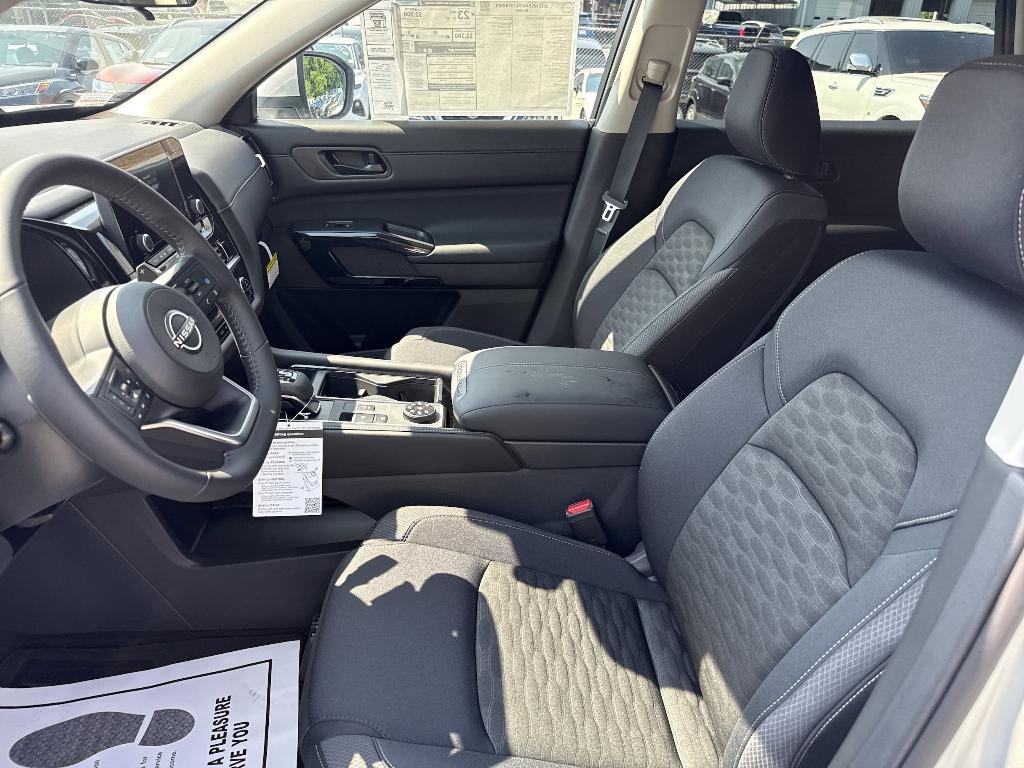 new 2025 Nissan Pathfinder car, priced at $41,185