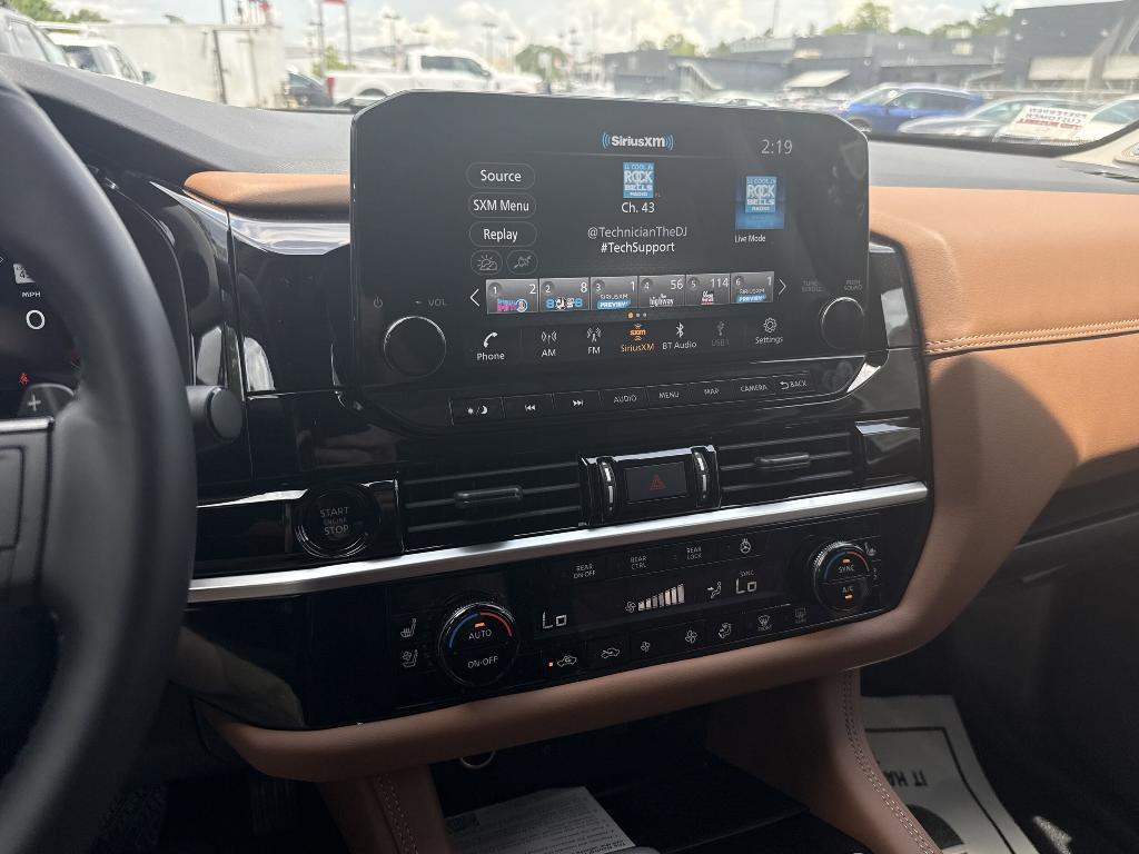 new 2025 Nissan Pathfinder car, priced at $48,223