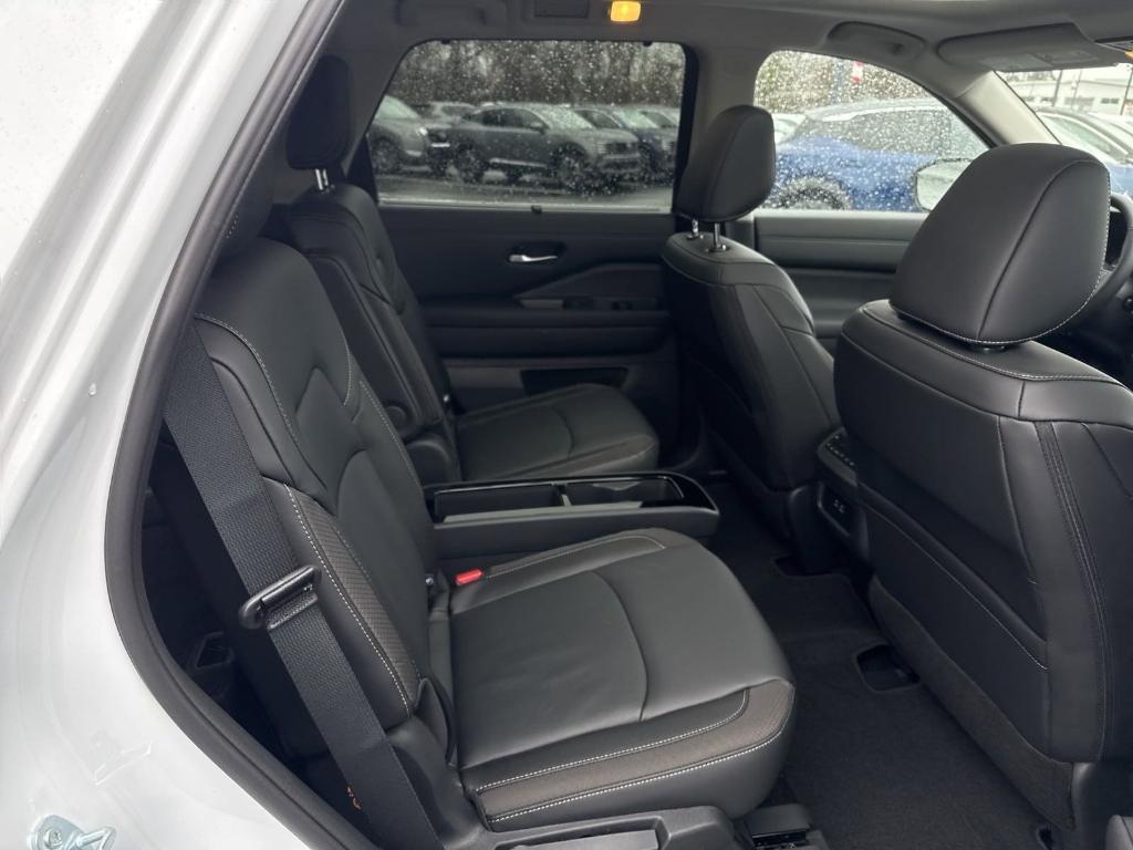 new 2025 Nissan Pathfinder car, priced at $47,287