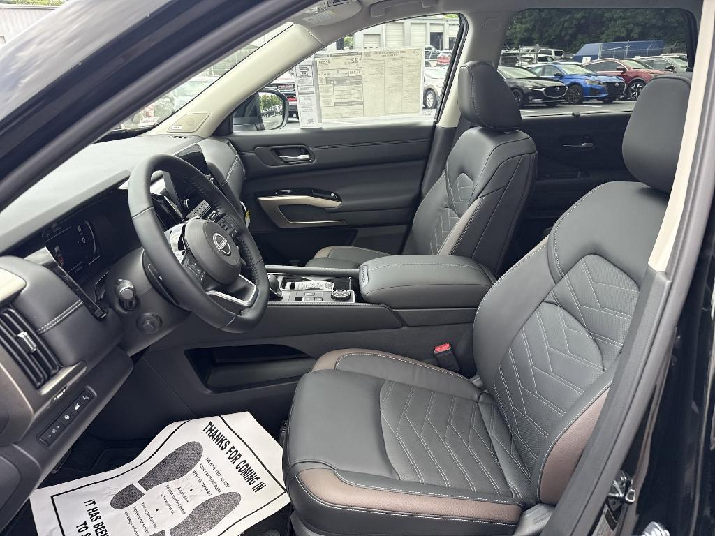 new 2025 Nissan Pathfinder car, priced at $50,168