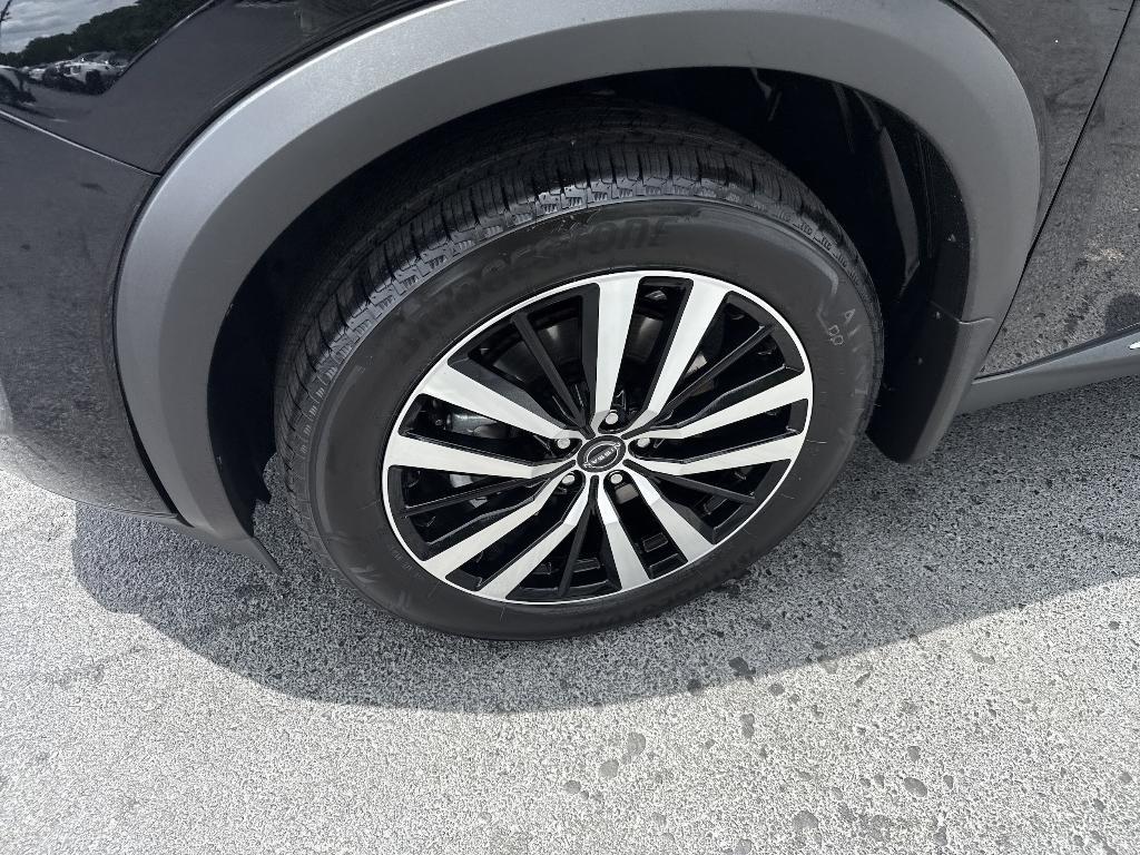 new 2025 Nissan Pathfinder car, priced at $50,168