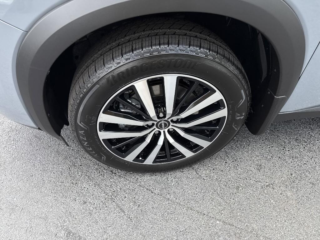 new 2025 Nissan Pathfinder car, priced at $50,566
