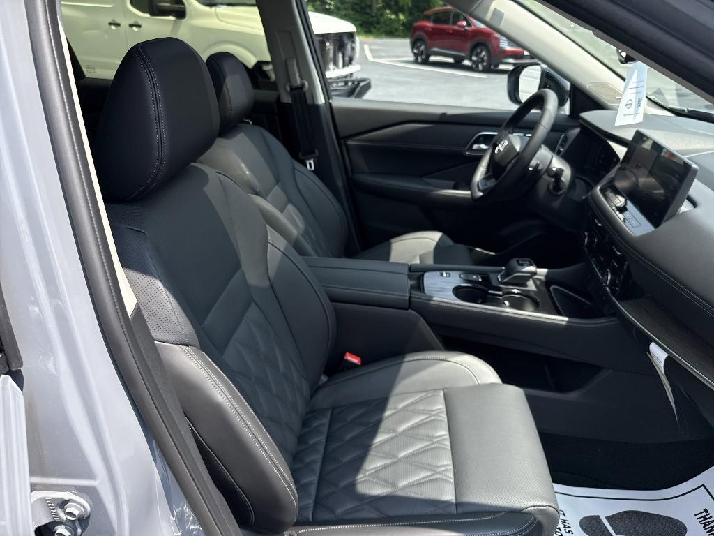 new 2025 Nissan Rogue car, priced at $39,993