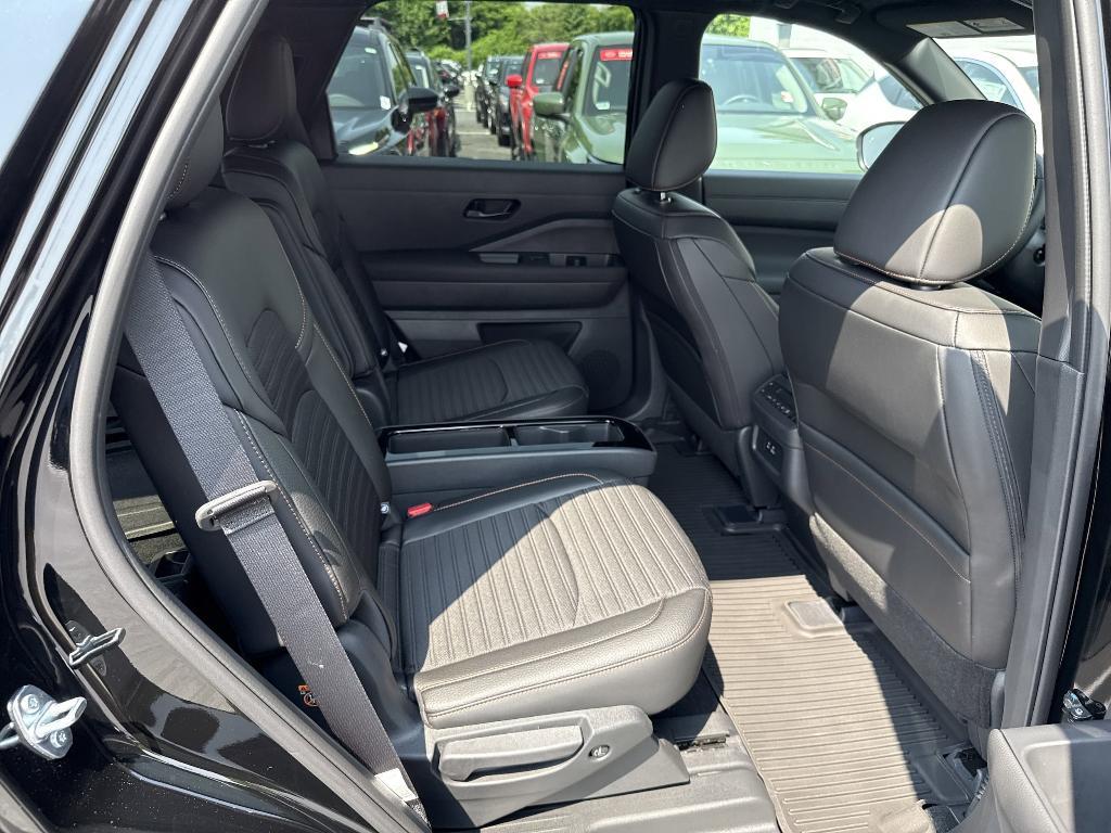 new 2025 Nissan Pathfinder car, priced at $43,339