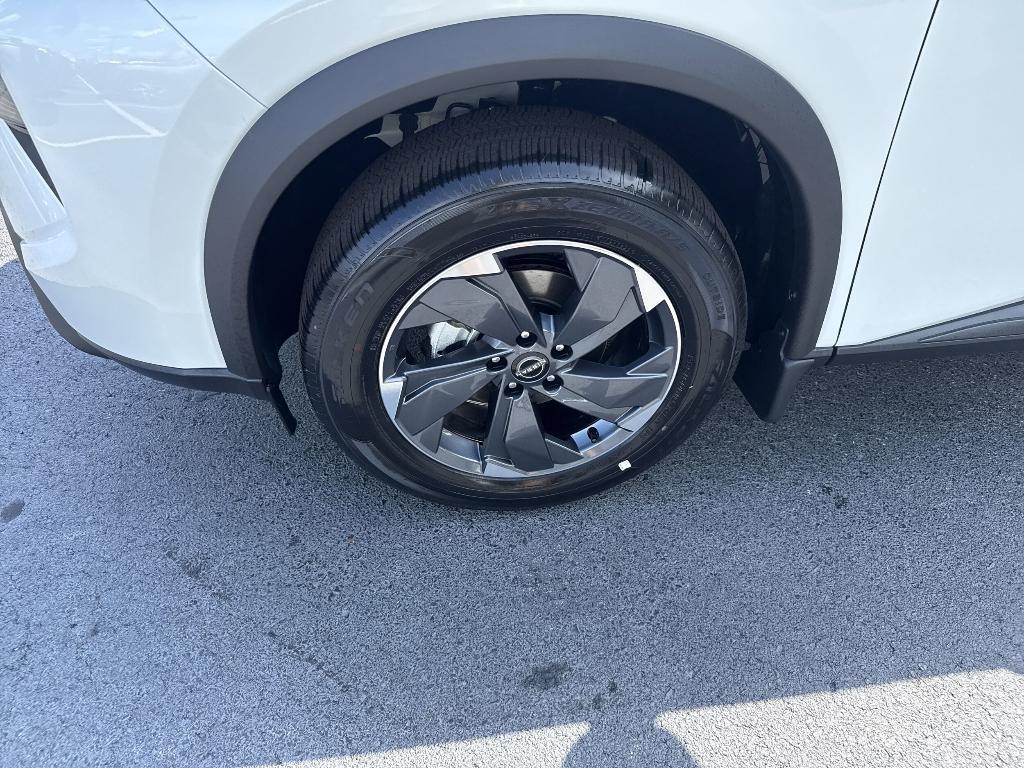 new 2025 Nissan Rogue car, priced at $30,652