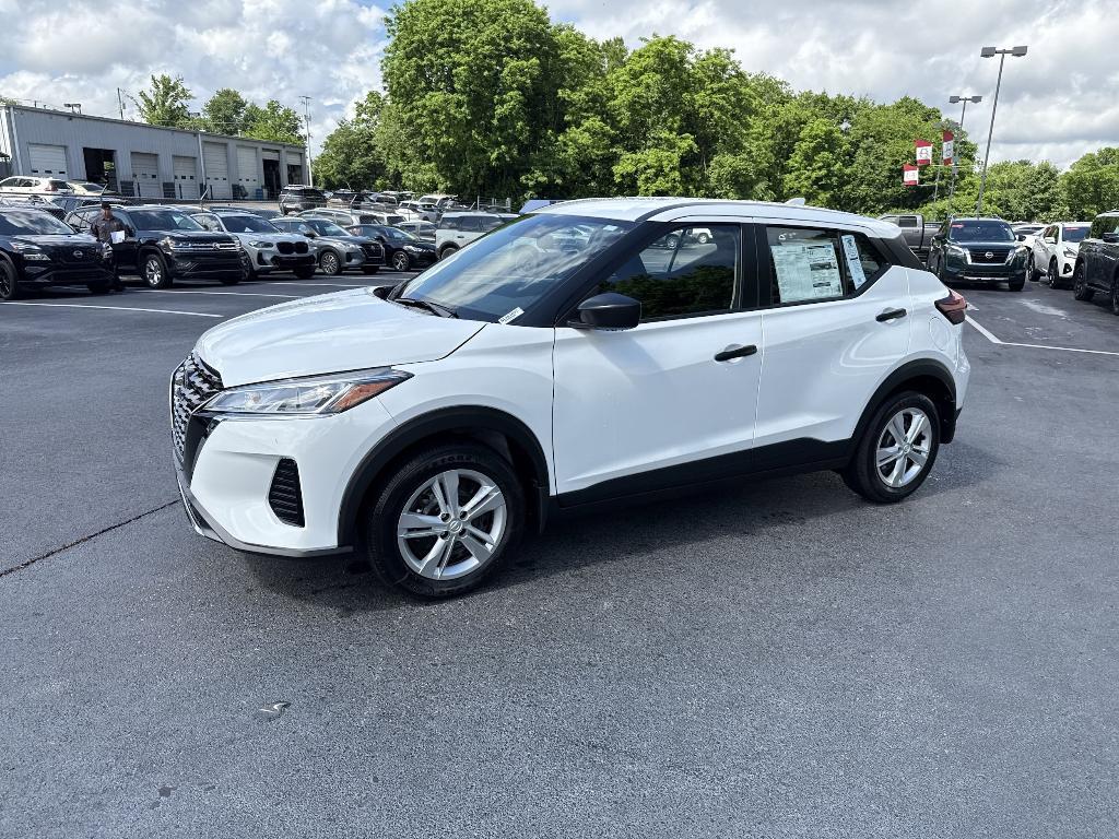 new 2025 Nissan Kicks Play car, priced at $22,858