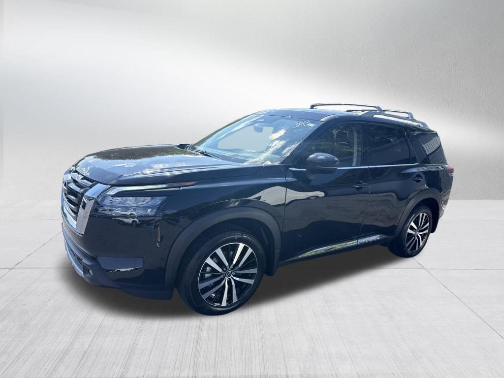 new 2025 Nissan Pathfinder car, priced at $43,998