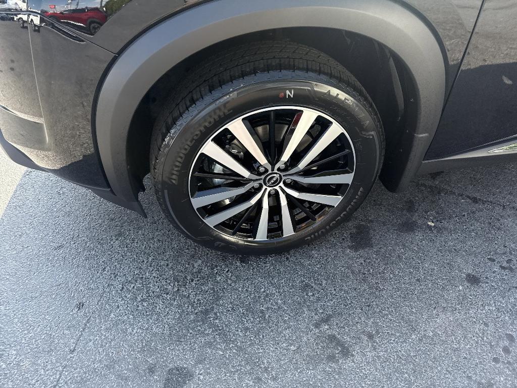 new 2025 Nissan Pathfinder car, priced at $43,998