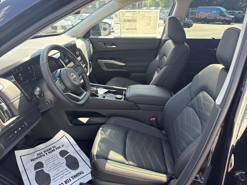 new 2025 Nissan Pathfinder car, priced at $43,998
