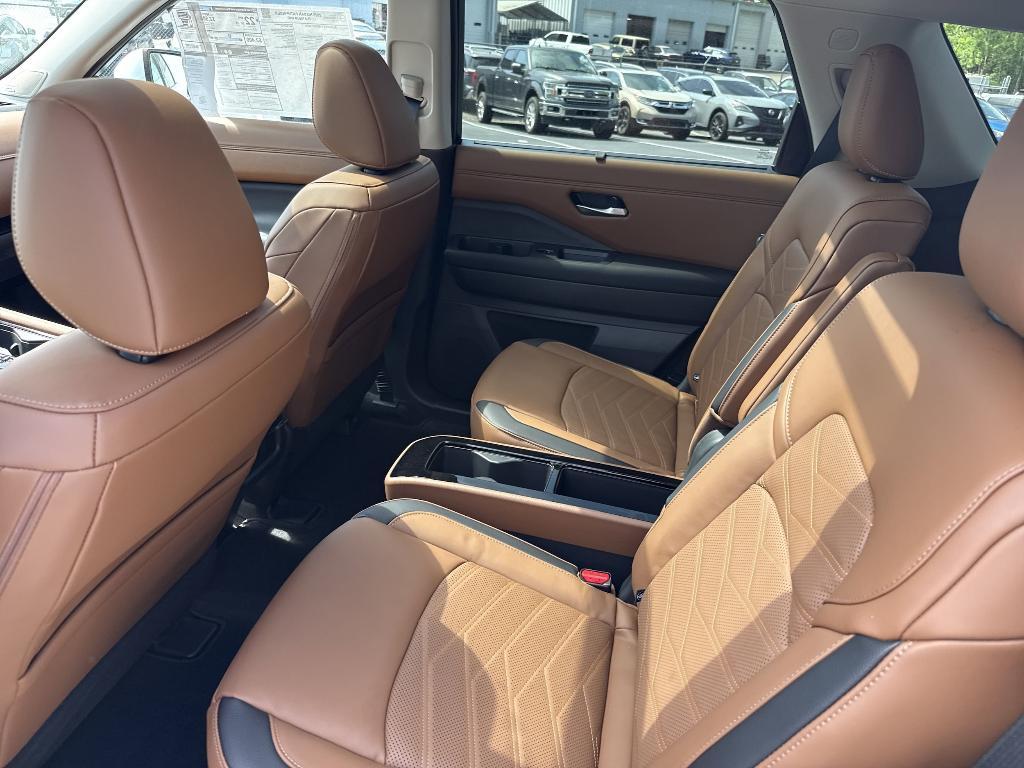 new 2025 Nissan Pathfinder car, priced at $51,629