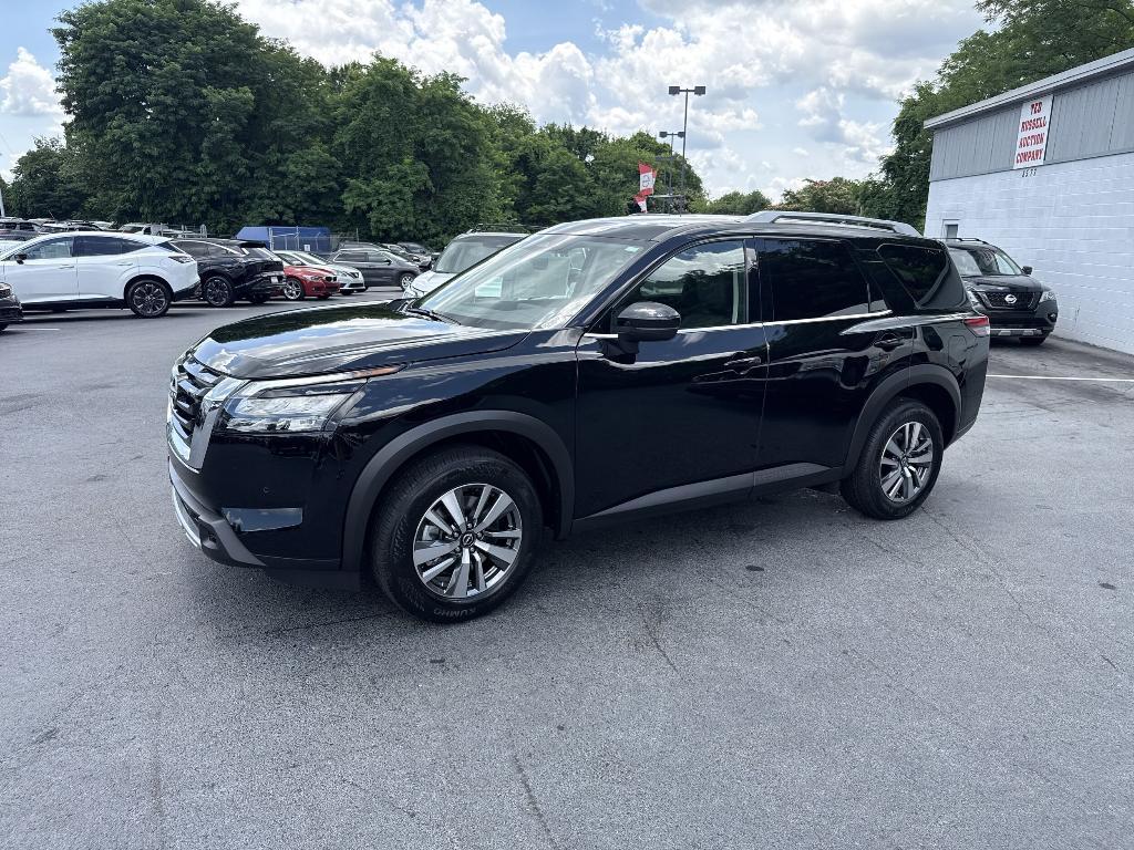 new 2025 Nissan Pathfinder car, priced at $42,617