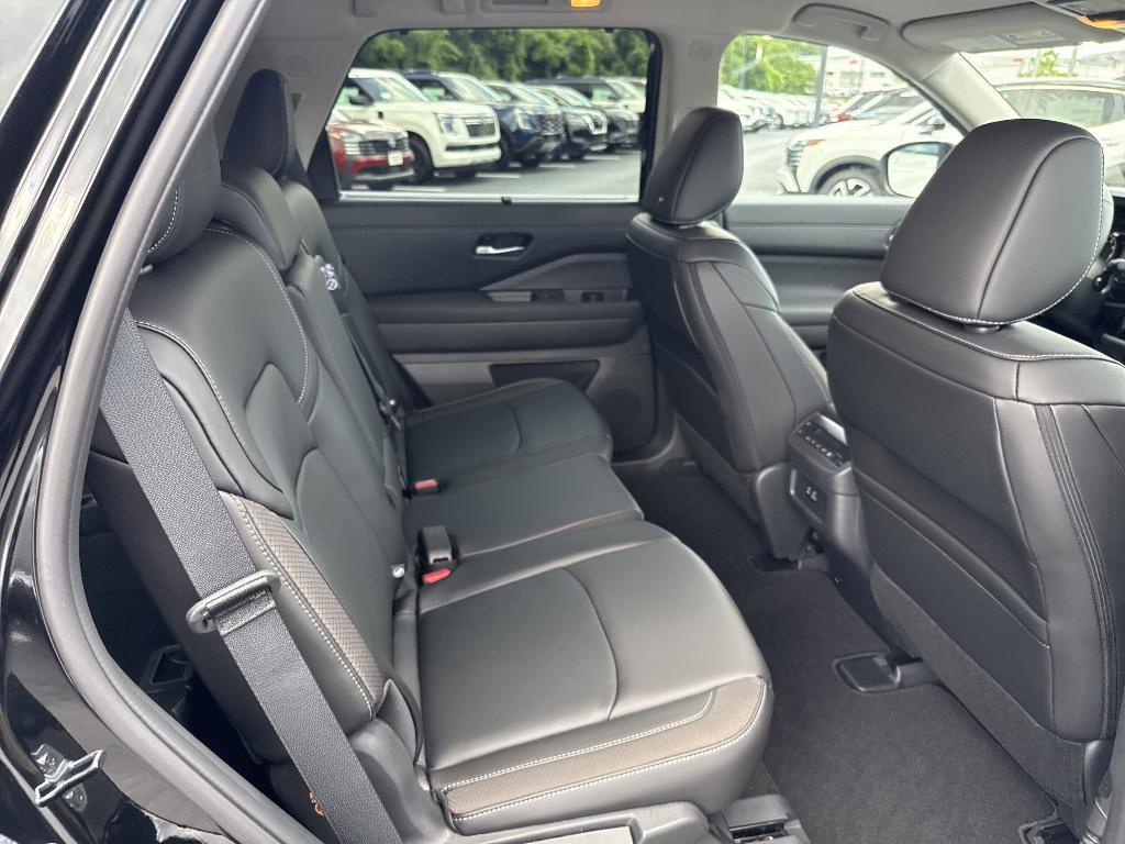 new 2025 Nissan Pathfinder car, priced at $42,617