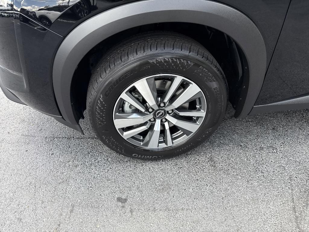 new 2025 Nissan Pathfinder car, priced at $42,617