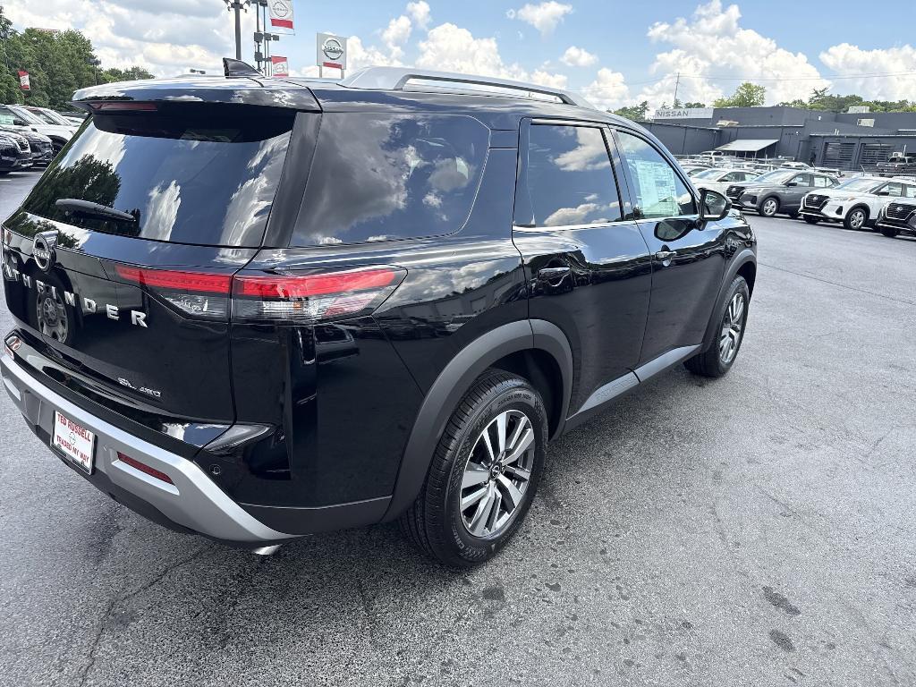 new 2025 Nissan Pathfinder car, priced at $42,617
