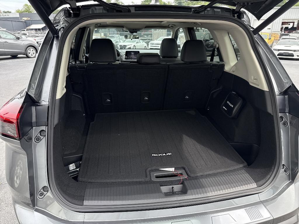 new 2025 Nissan Frontier car, priced at $44,872