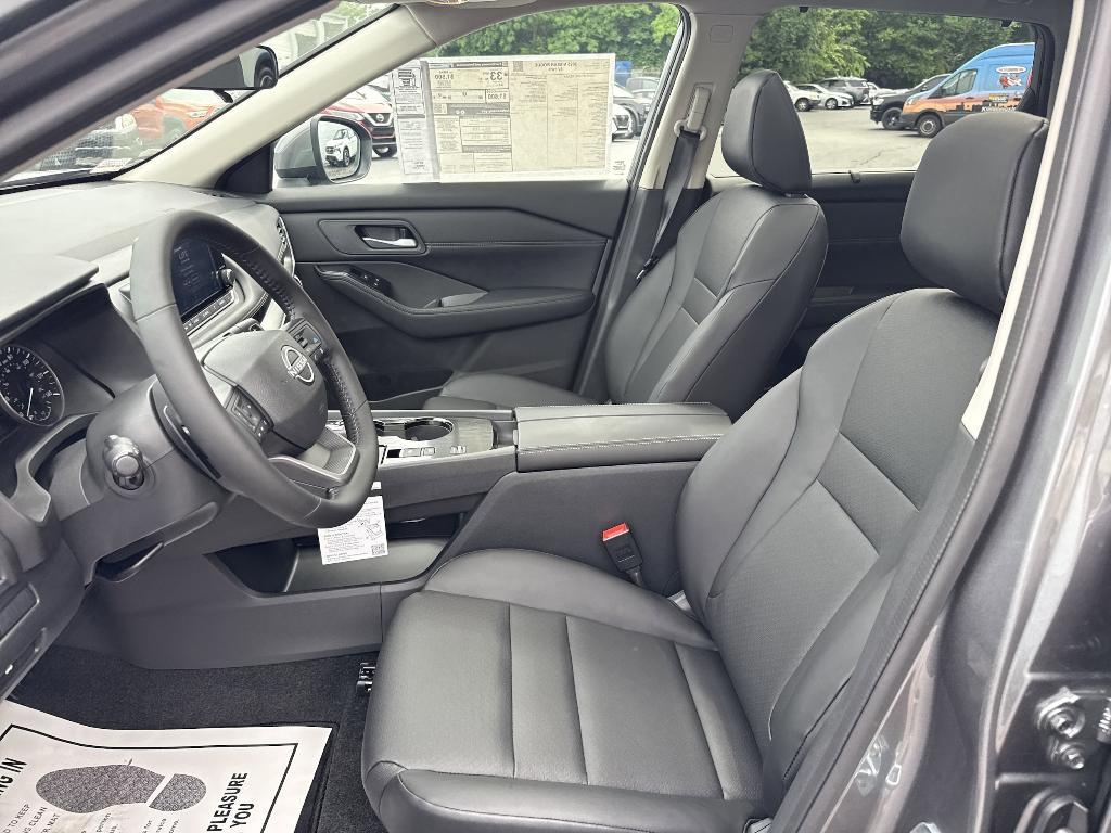new 2025 Nissan Frontier car, priced at $44,872