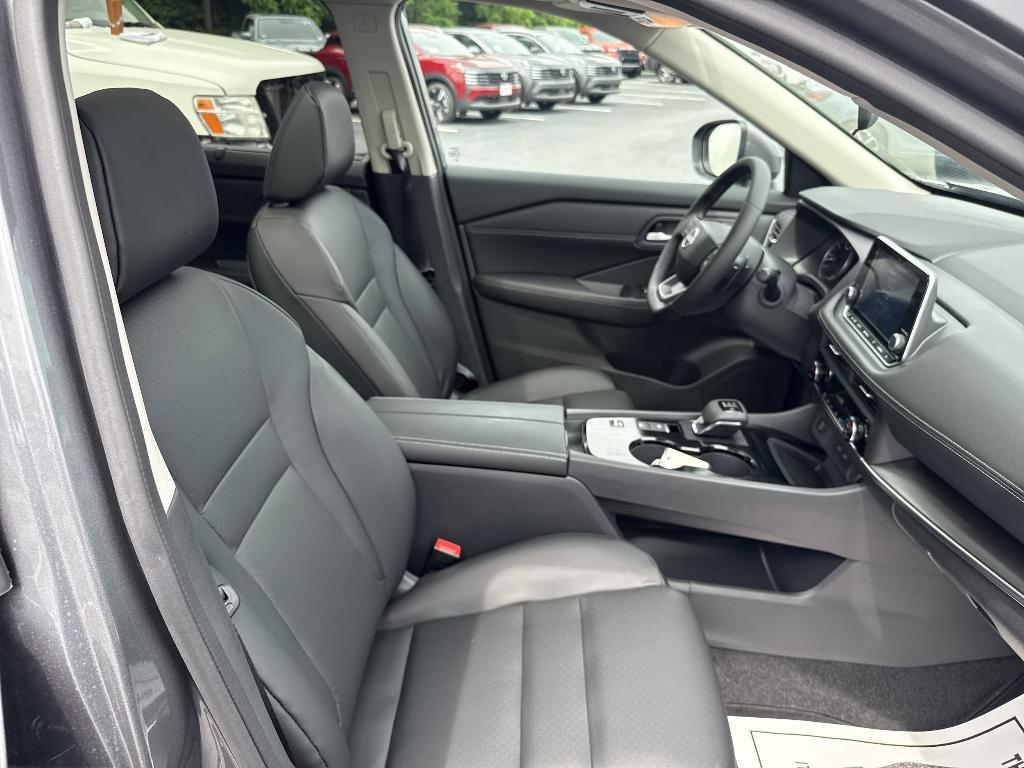 new 2025 Nissan Frontier car, priced at $44,872