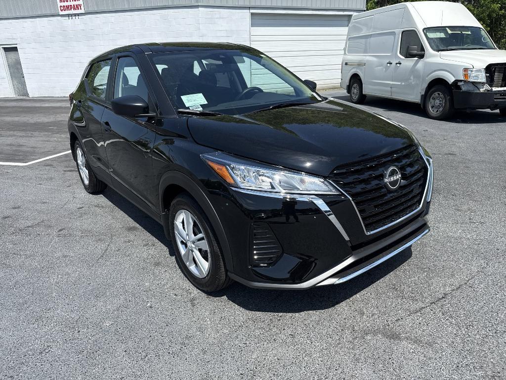 new 2025 Nissan Kicks Play car, priced at $22,858