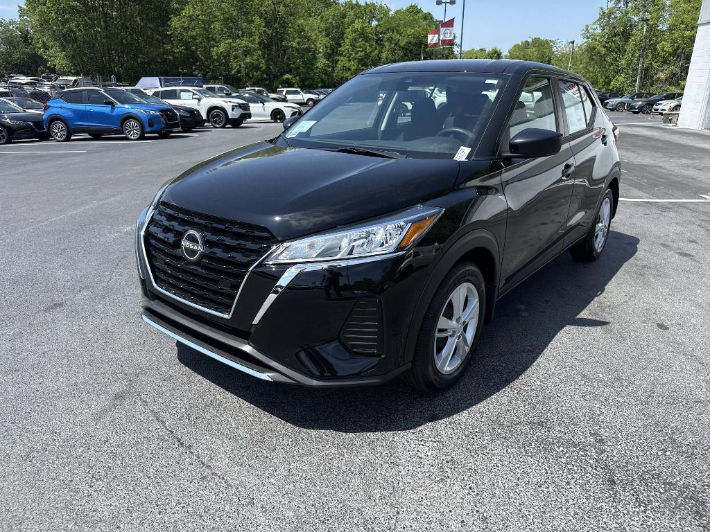 new 2025 Nissan Kicks Play car, priced at $22,858