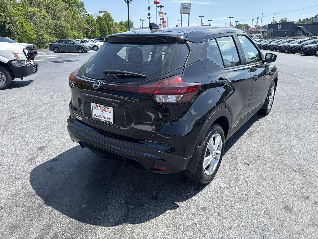 new 2025 Nissan Kicks Play car, priced at $22,858