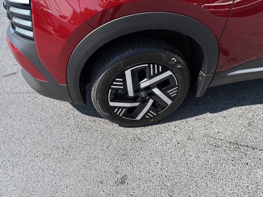 new 2025 Nissan Kicks car, priced at $25,055